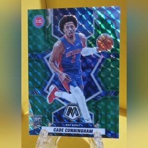 CADE CUNNINGHAM 2021-22 MOSAIC ROOKIE DEBUT GREEN PRIZM SP DETROIT PISTONS #261